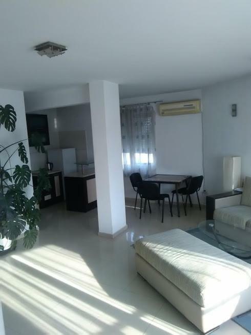 2 Rooms Apartment Plovdiv Kichuk Paris Exteriör bild